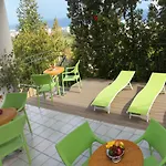Romantica Aparthotel 2*