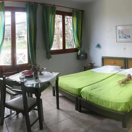 Romantica Херсонісос