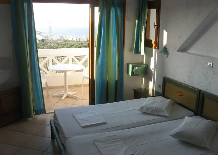 Romantica Aparthotel 2*